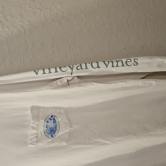 Vineyard Vines Long Sleeve pocket tee, size medium - Picture 4 of 7